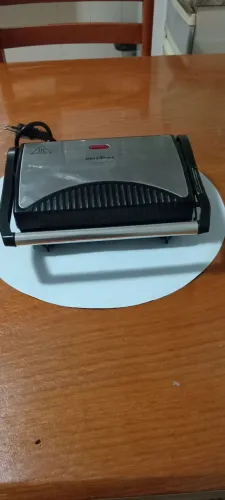 Britânia Sanduicheira e Grill 