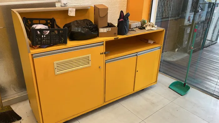 Balcão com Rodinhas 1,40x70cm em ótimo estado