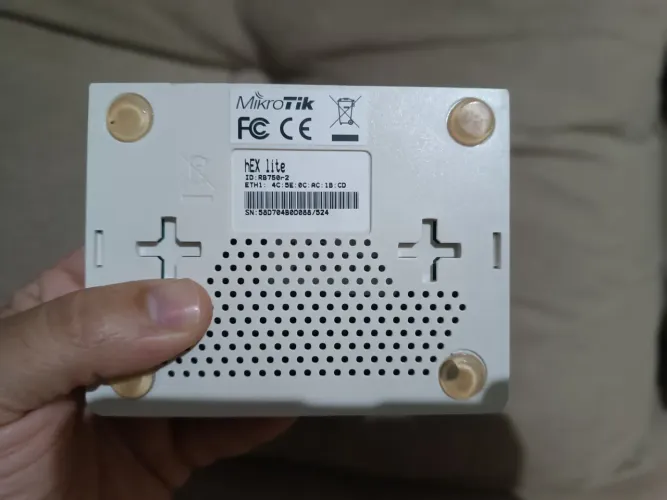 Roteador MikroTik hEX lite RB750-2
