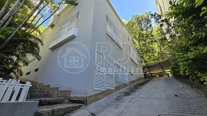 Imóvel para venda possui 242 metros quadrados com 4 quartos em Tijuca - Rio de Janeiro - R