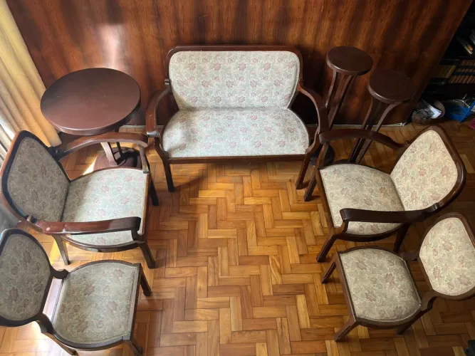Conjunto de Sofá e Poltronas Vintage