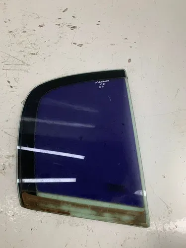 Vidro Pequeno Porta Traseira Direita Megane 2007
