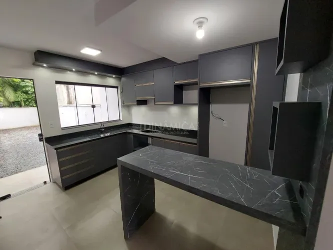 Sobrado no Bairro Itoupava Central em Blumenau
