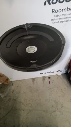Robot  Roomba 675 na caixa,nunca usado. 