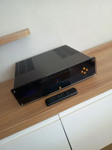 Amplificador Integrado HighEnd Electrocompaniet ECI 4 Estéreo 120w 8ohm p/canal n receiver