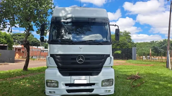 Mercedes Benz Axor 2540 S Cabine Leito 6x2 R$ 210000,00