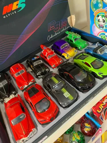 Carrinhos de ferro colecionaveis a Fricção