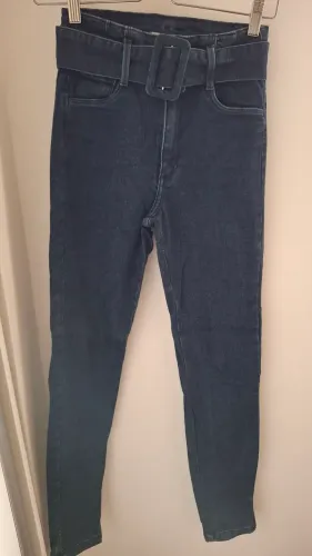 Calça jeans cintura alta