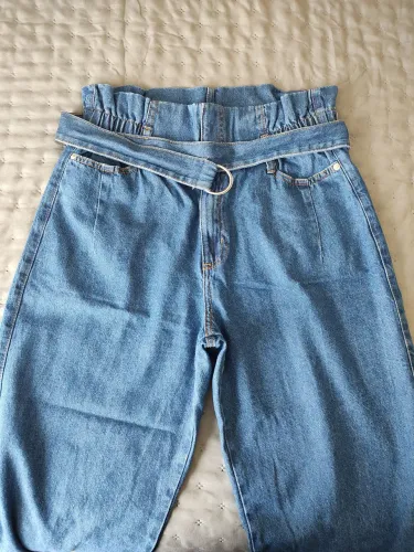 Calça Jeans Clochard pantacourt 