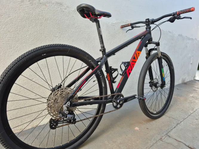 Bicicleta Rava Quadro 17 Aro 29 Relação 1/12 velocidade Deore - Freio Shimano