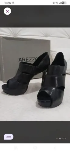 Bota em couro Arezzo preta 36
