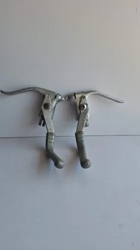 Par de manetes freio Monark 10 originais Shimano 139,00 somos loja - 2811