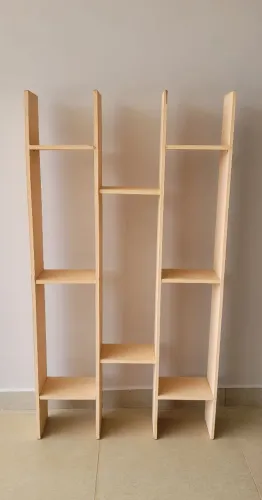 Vendo estante vazada em madeira 