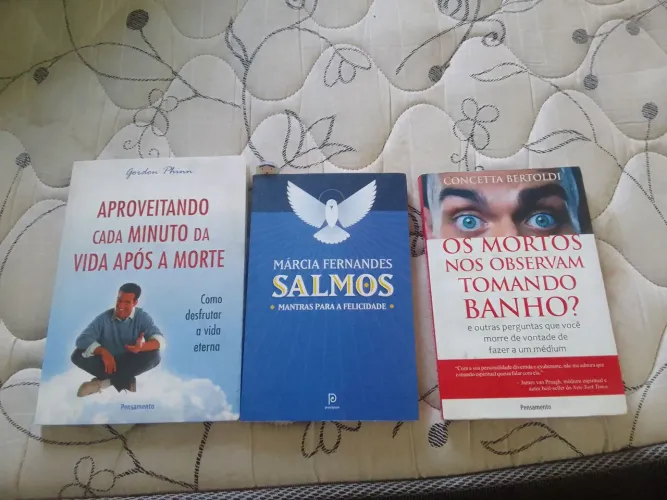 Livros semi novos