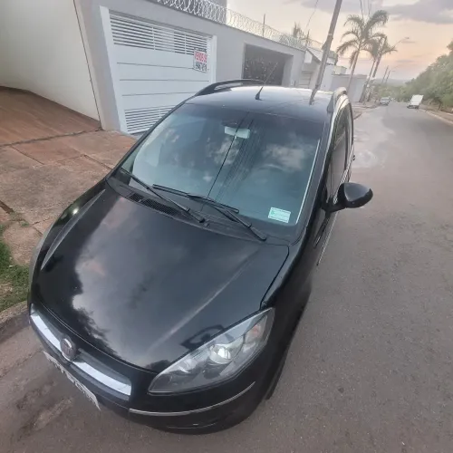 Fiat Idea Essence 1.6 Flex 16V 5P 2011