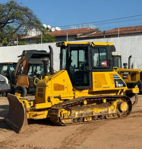 Trator de esteira D51 komatsu ano 2023
