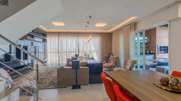 Cobertura com 1 suíte(s) mais 2 quarto(s) à venda no bairro AMÉRICA em JOINVILLE, por R$ 1