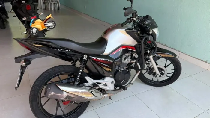 Vende-se Titan 160 2023
