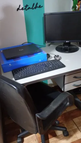 Kit home office mesa caidera giratória monitor e acessórios