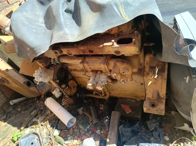 Vendo morto cartepilla da 930 r com radiado