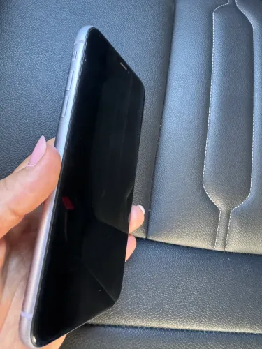 Iphone 11 lilás SEM marca de uso