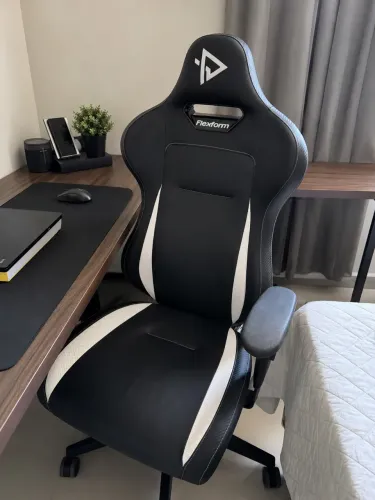 Cadeira gamer Flexform Delta preta