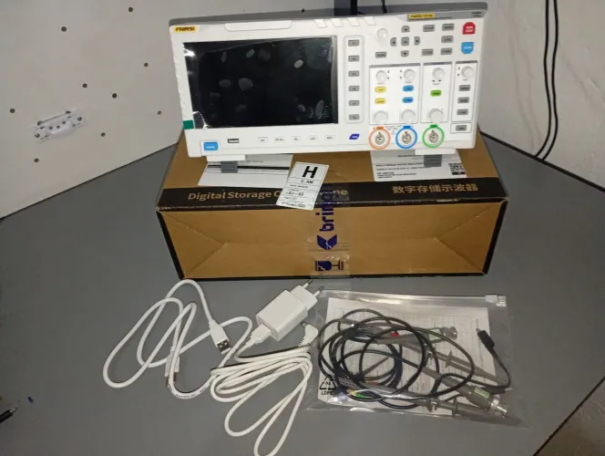 Osciloscópio FNIRSI-1014D 100Mhz - tem gerador de função, em excelente estado