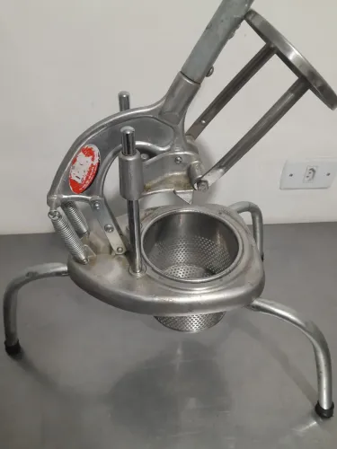 Espremedor de Batatas Profissional Dak Médio 69 cm