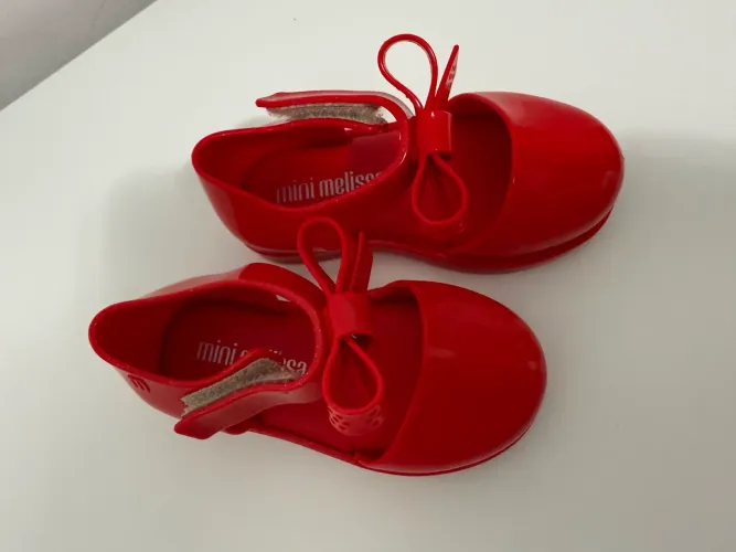 mini melissa vermelha amy tamanho 17/18