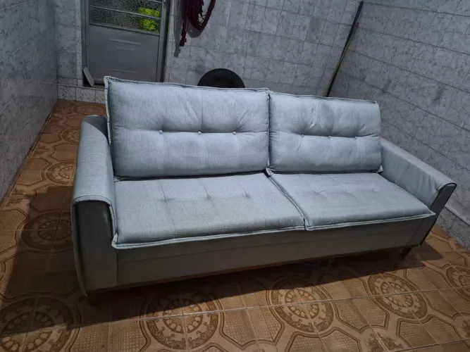 Sofá 3 Lugares Cinza - Design Moderno e Excelente Estado