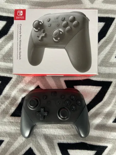Nintendo Switch Pro Controller