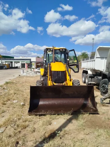Retroescavadeira JCB 3cx 2018