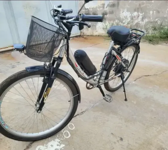 Vendo 2 bicicletas elétricas semi novas