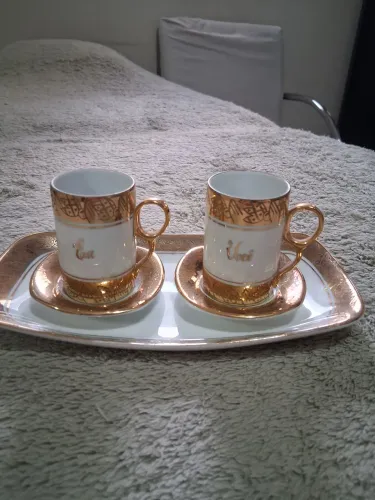 Promoção lindo conjunto casal eu você de porcelana branca com detalhes dourados antigo