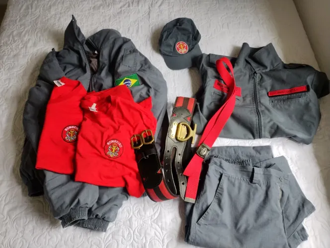 Uniforme de bombeiro civil completo