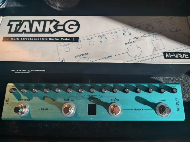 Pedaleira M-Vave Tank-G para guitarra