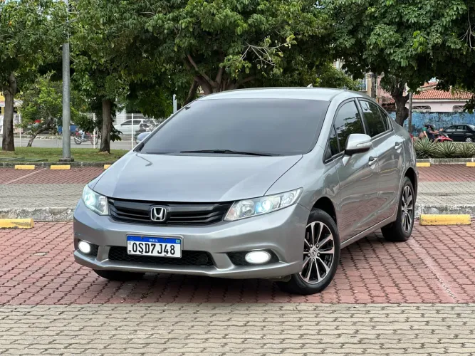 Honda Civic Sedan LXR 2.0 Flexone 16V Aut. 4P 2014