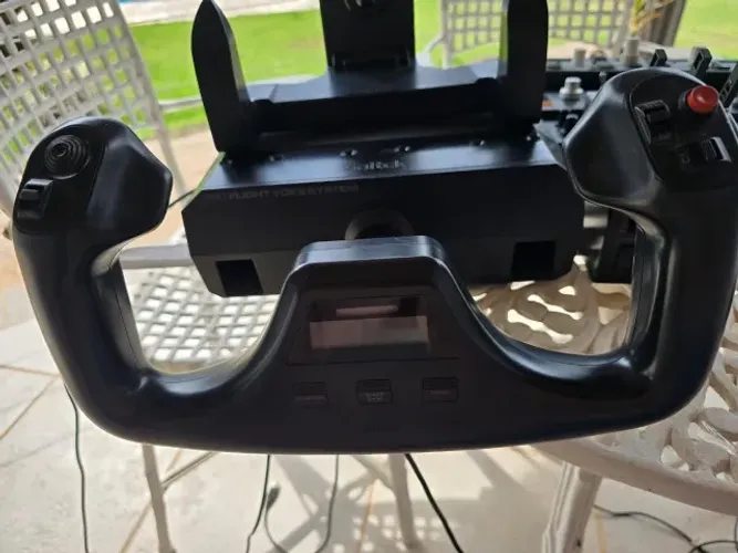 Simulador de voo Logitech Pro Flight Yoke System