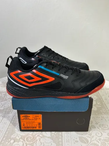 Chuteira Umbro pro 5 Bump
