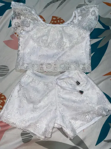 Conjuntinho branco brilhoso