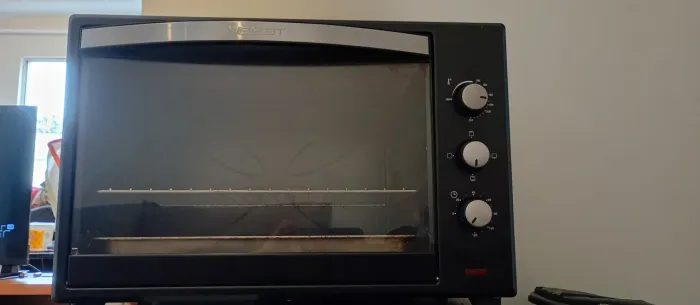 Forno elétrico 60 litros - 400 reais 