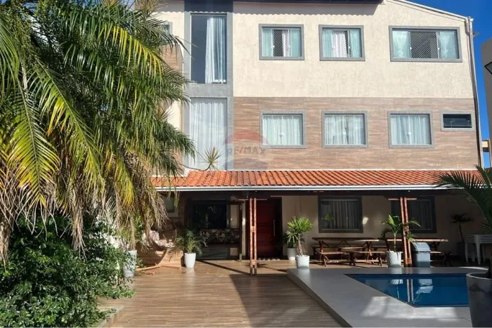 Casa Ampla com Piscina, mobiliada, no Aeroporto a poucos minutos da UFJF e do Centro