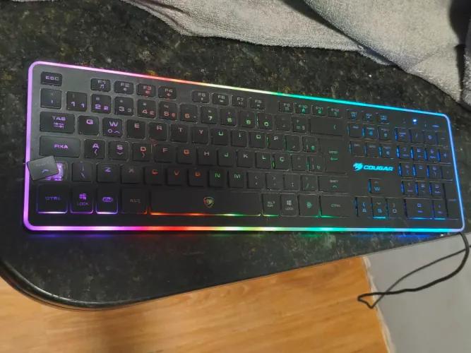 Teclado gamer cougar vantar slim, perfil baixo