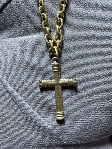 Cordão Banhado a Ouro com Pingente de Cruz