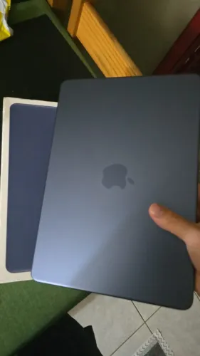 Macbook Neo 512gb + Leitor de Digital (com carcaça danificada)