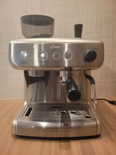 Cafeteira de Espresso Oster Xpert Perfect Brew Inox com Moedor Integrado 58mm - Impecável