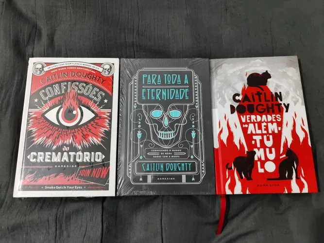 Kit Caitlin Doughty - Darkside Books - Capa Dura