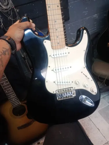 Somos luthier