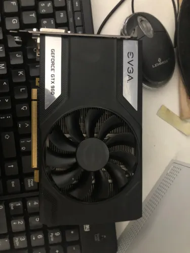 Placa de vídeo gtx 960 4gb com defeito 