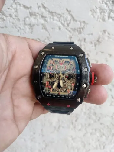 De...700,00..por..299,00 Relógio Richard mille funciona tudo novoooo